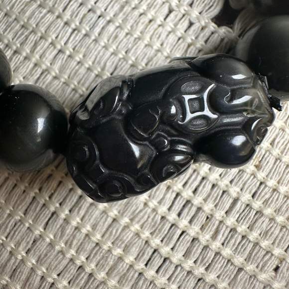 Silver Sheen Black Obsidian Beaded Bracelet with Pixiu Bead - Picture 14 of 15